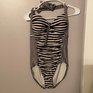 Slimming bathing suit